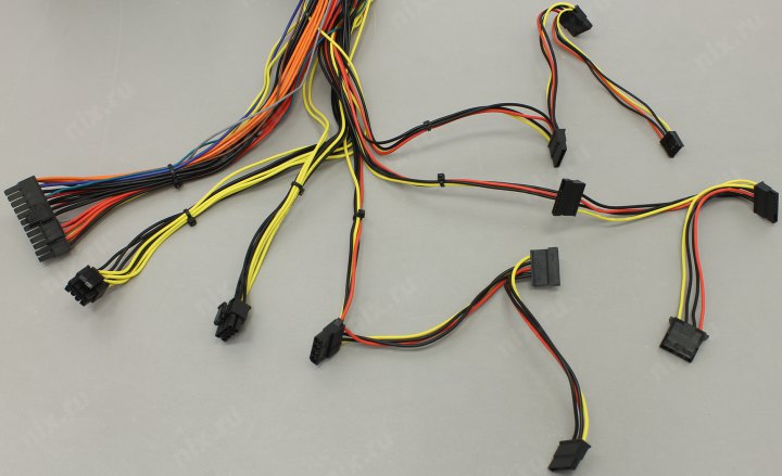 Блок питания QDion <QD600  80+> 600W ATX (24+2x4+6/8пин)