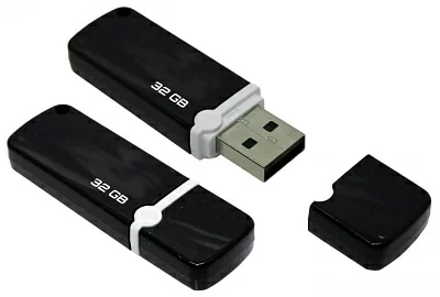 Накопитель Qumo Optiva <QM32GUD-OP2-Black> USB2.0  Flash  Drive 32Gb (RTL)